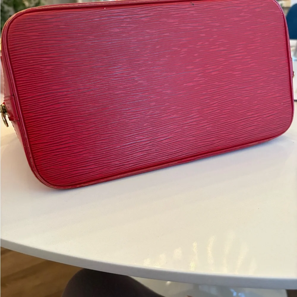 Louis Vuitton Red Epi Alma - INCLUDES COA AND LOCK & KEY - Picture 6 of 9